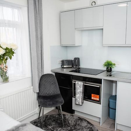 Small But Cozy Studio, Great Tube Connection Londres Exterior foto