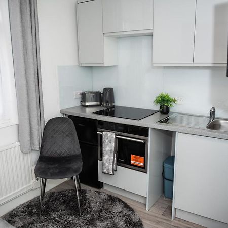 Small But Cozy Studio, Great Tube Connection Londres Exterior foto