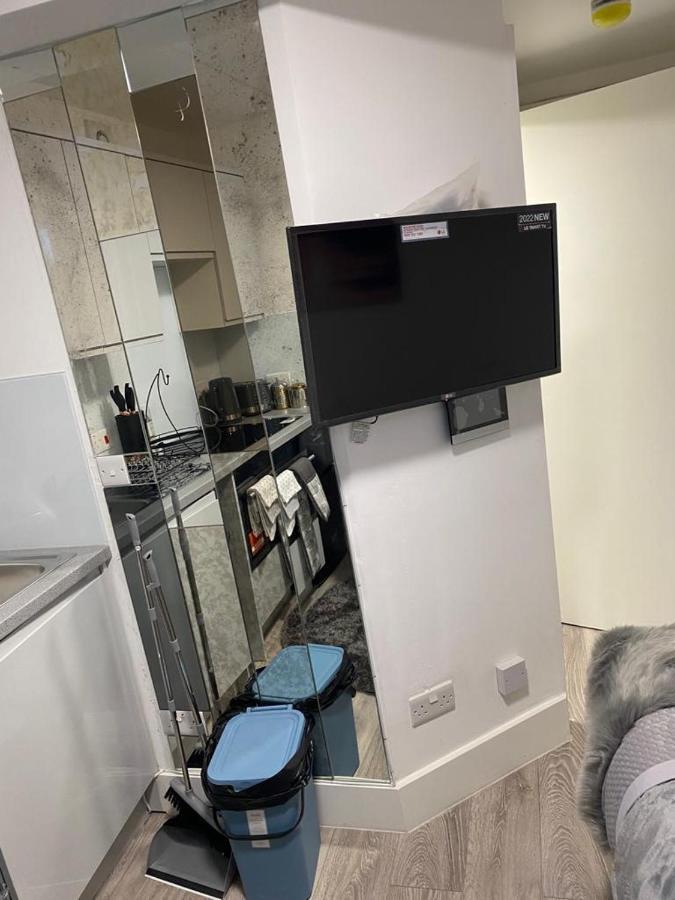 Small But Cozy Studio, Great Tube Connection Londres Exterior foto