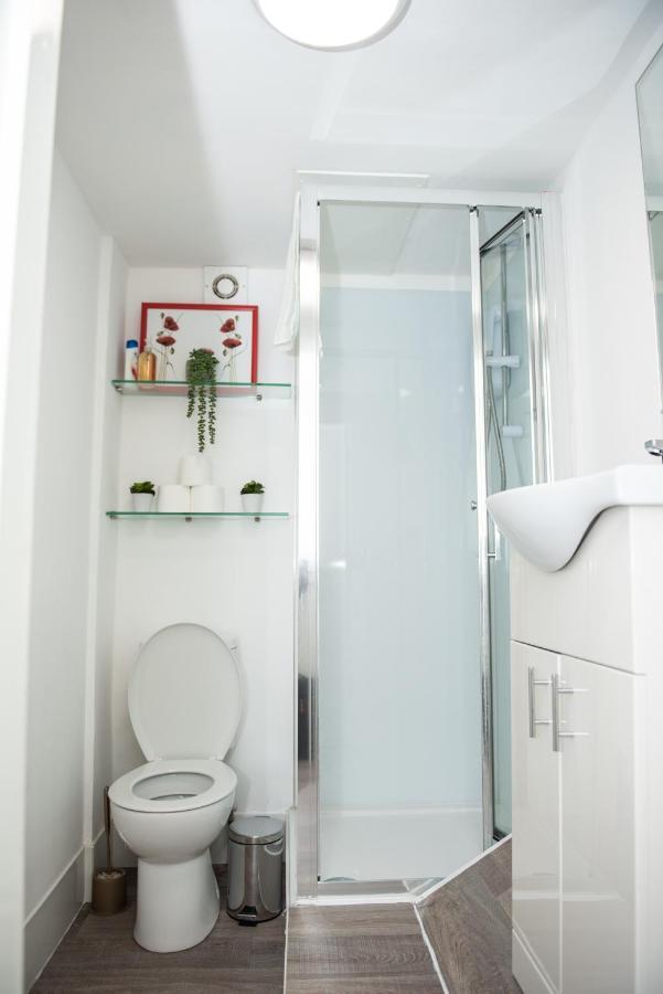 Small But Cozy Studio, Great Tube Connection Londres Exterior foto