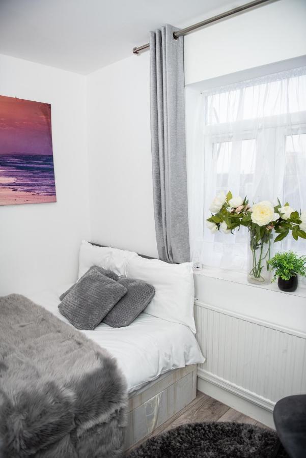 Small But Cozy Studio, Great Tube Connection Londres Exterior foto